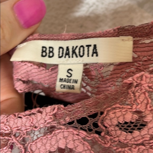 NWT BB Dakota Lace Cherlin Lace Top - Picture 9 of 15